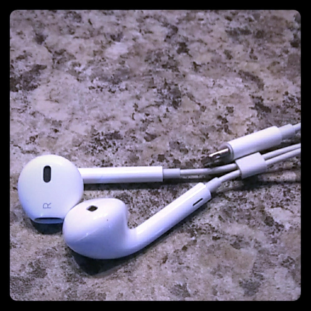 Apple earpods worn once!!